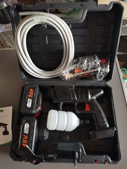 Pistol spalare cu presiune, 2 acumulatori inclusi, NOU