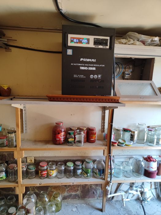 Продажа стабилизатор напряжения релейного типа для дома TMH 45-30