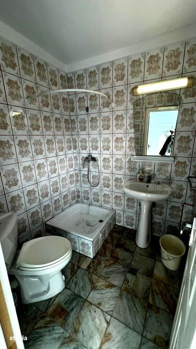 Casa de vanzare 7 camere, 300 mp utili, teren 839 mp, zona centrala