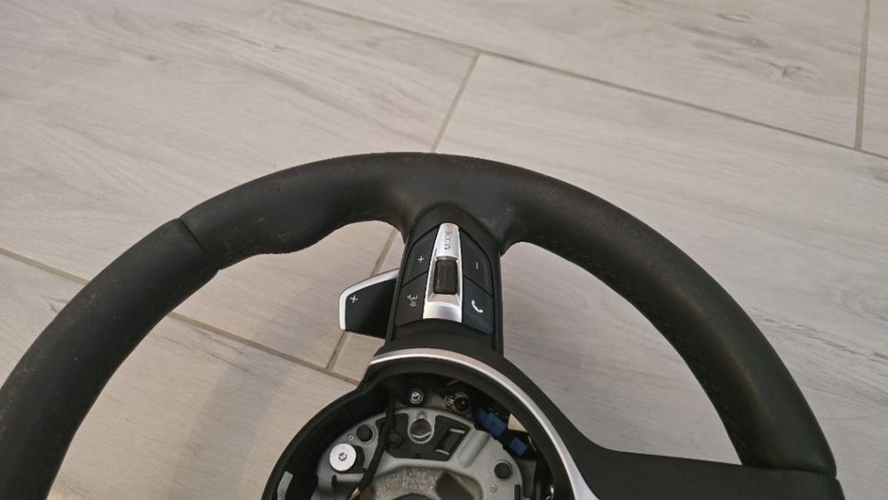 Volan BMW M seria 3 F30 cu padele