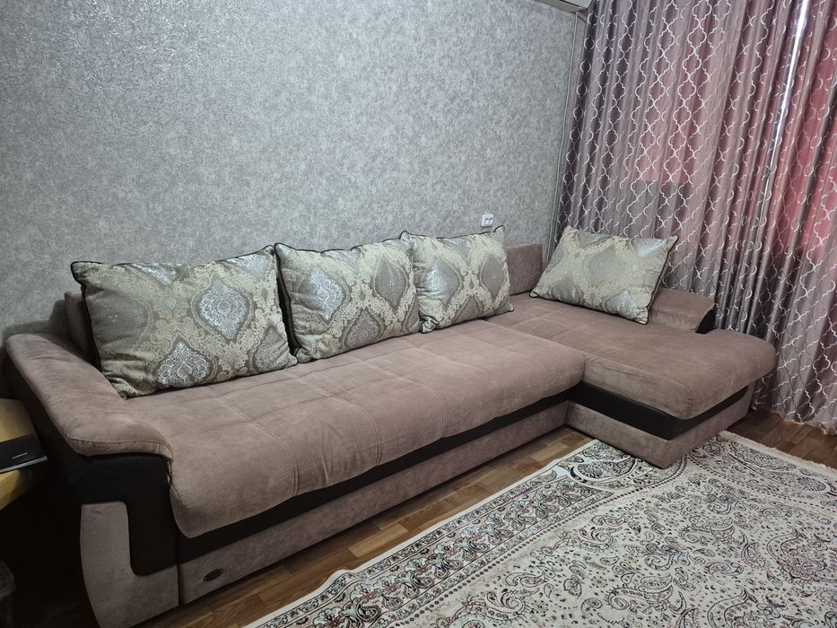 Продаётся большой диван