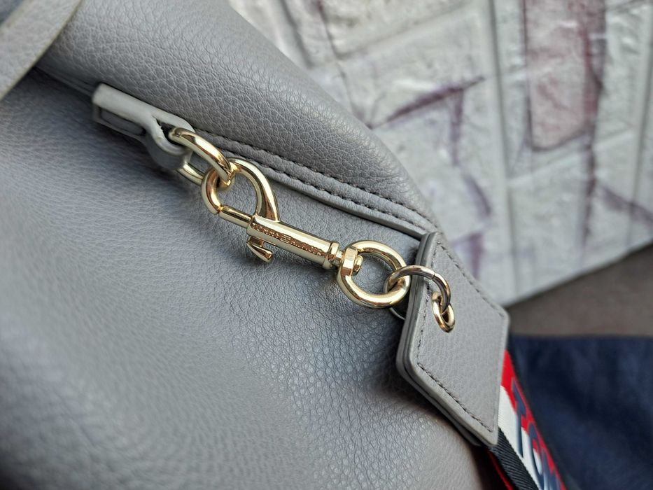 дамска раница,Tommy Hilfiger,сива чанта,томи хилфигер