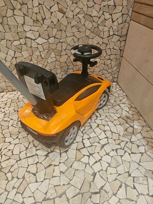 Кола за яздене/бутоне lamborghini