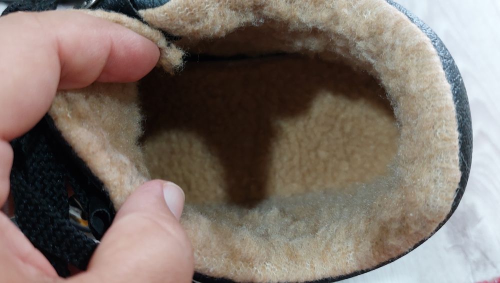 Теплые зимние ботинки