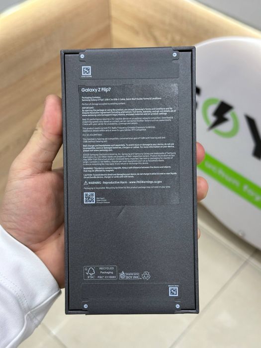 Samsung Z flip 7 yangi