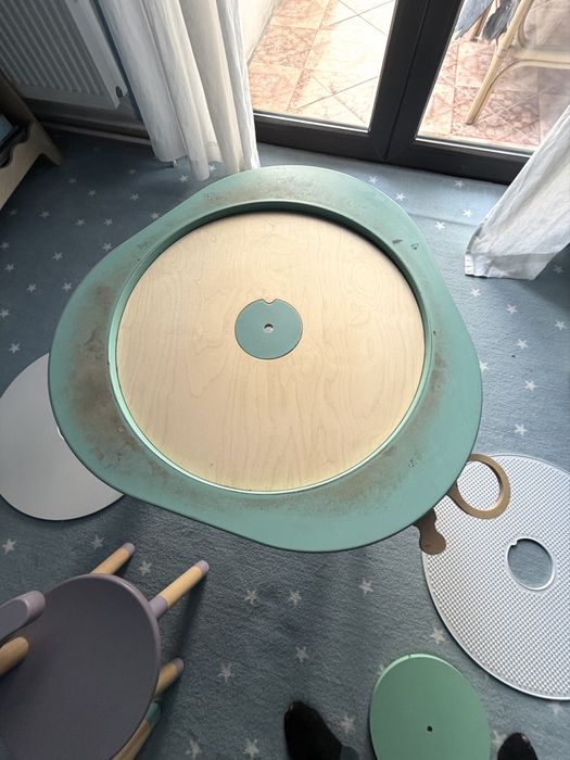 Masuta (de reconditionat) cu scaunele copii