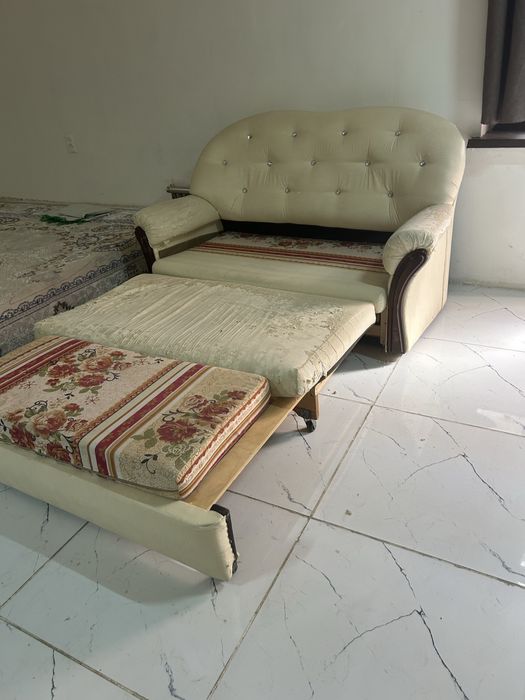 Продам диванчик раскладной лежачий