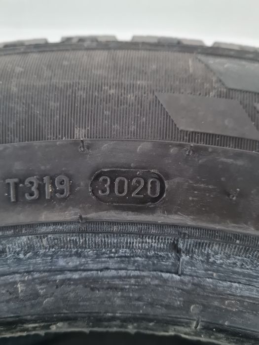 Зимни гуми 2 броя PIRELLI Carier Winter 175 70 R14C дот 3020