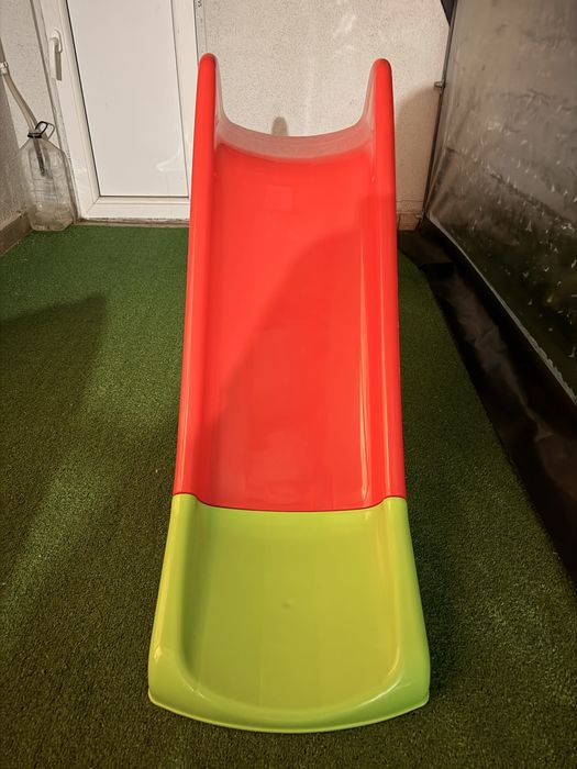 Tobogan nou,nefolosit,doar asamblat.