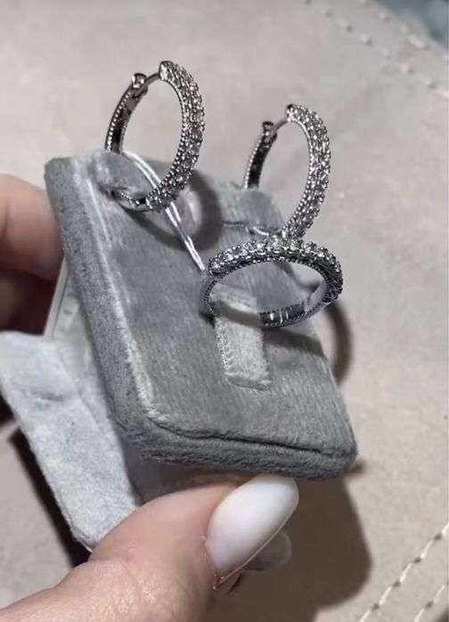 Продам бриллиантовый комплект