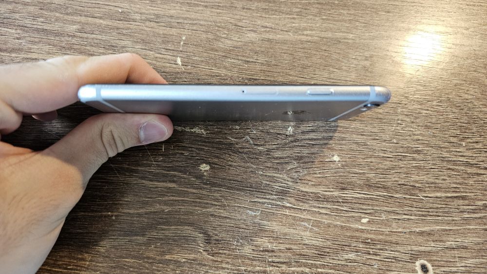 iPhone 6s silver 64Gb