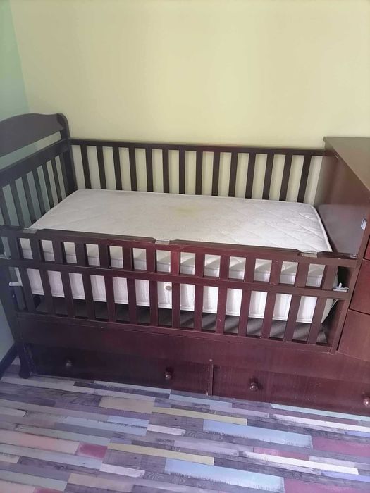 детско дървено креватче