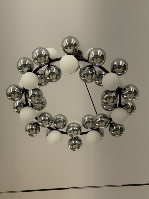 Две стильных люстр для интерьера