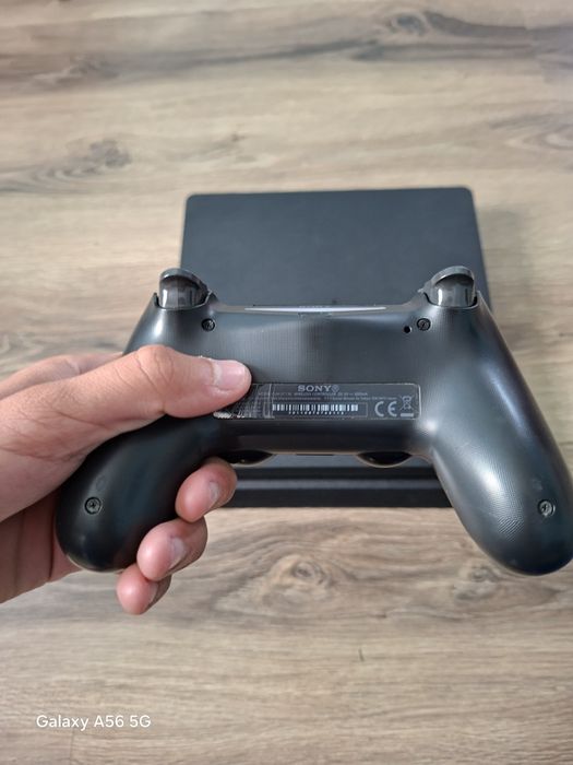 Vănd ps4 slim!!!