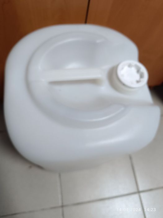 Канистры с прочного пластика ... 25L