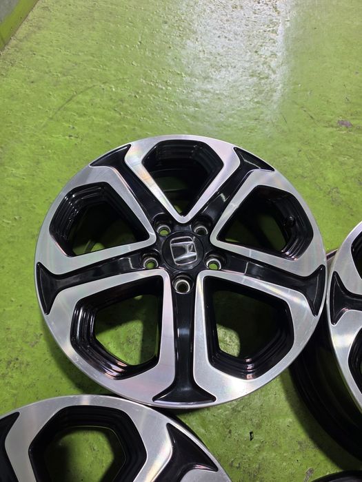 17 5x114.3 Honda лети джанти 5х114.3 хонда