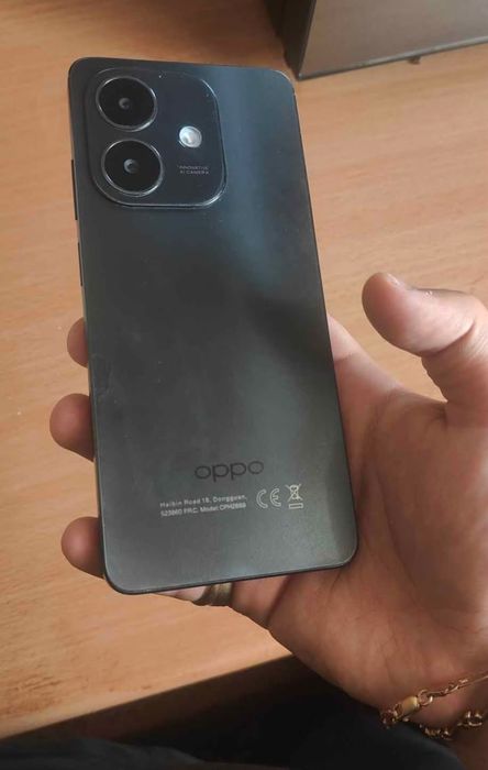 Vând Oppo a40 black