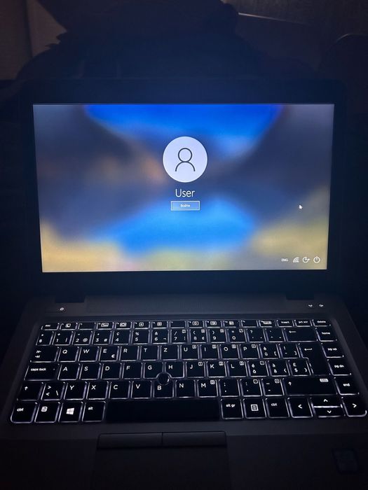 Ноутбук hp в отличном состоянии