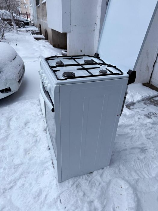 Продам газовую плиту