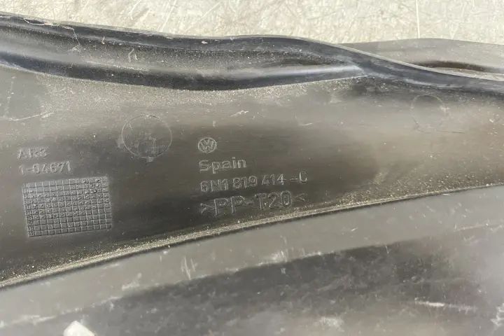 Grila stergatoare 6N1819414C / 6N1 819 414-C Volkswagen VW Polo 1999