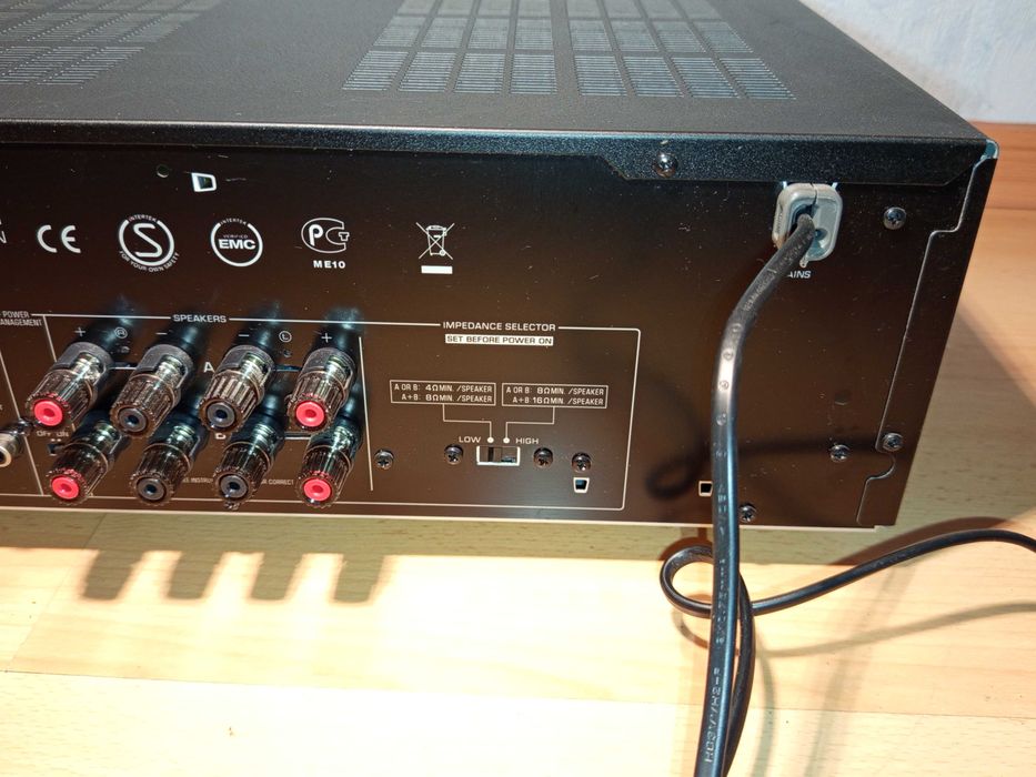 Стерео ресивър Yamaha R-S300