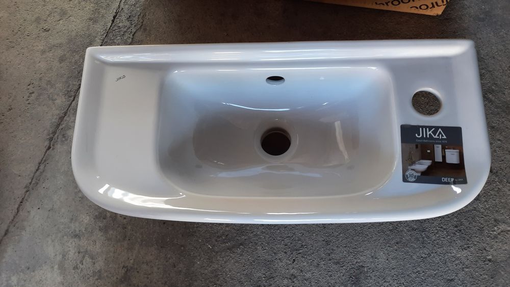 Раковина настенная