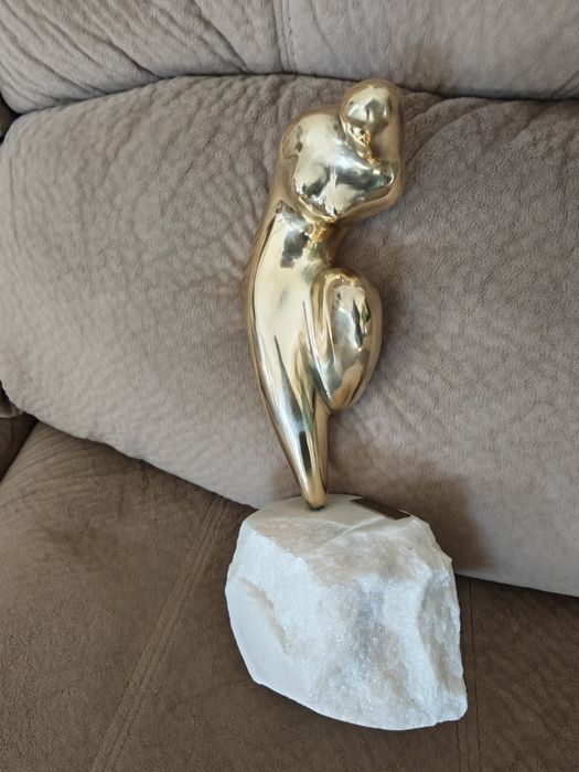 Statueta de bronz, deosebită,M.Guguianu.