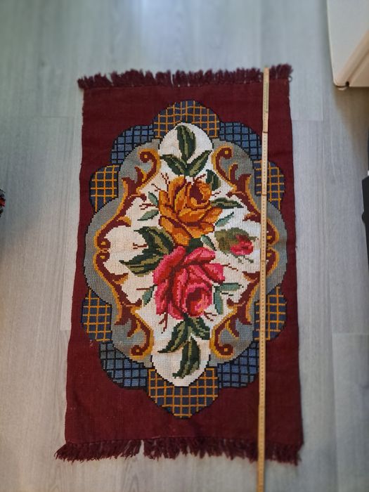 Carpeta perete de lana, manufacturata