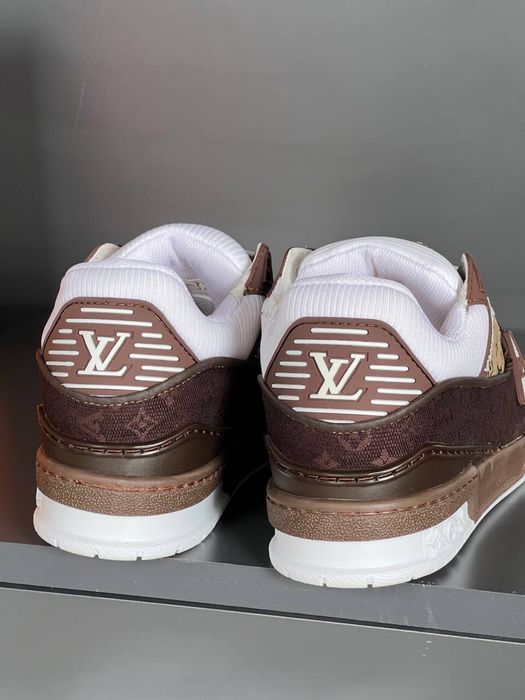 Adidasi Louis Vuitton noi