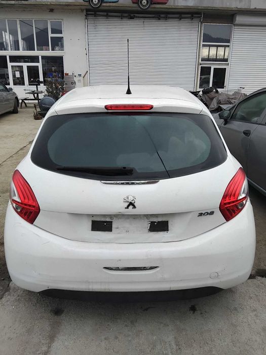 Peugeot 208 -1.4 дизел/68к.с./2014год-на части