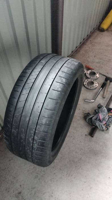 Anvelope 275 40 R20 runflat