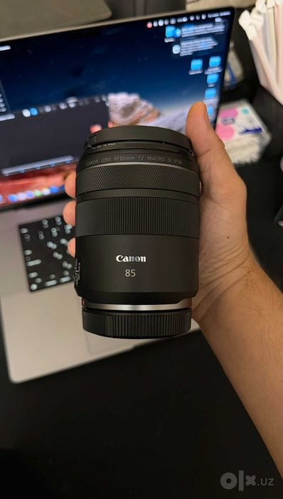 Canon RF 85 mm f/2 Macro