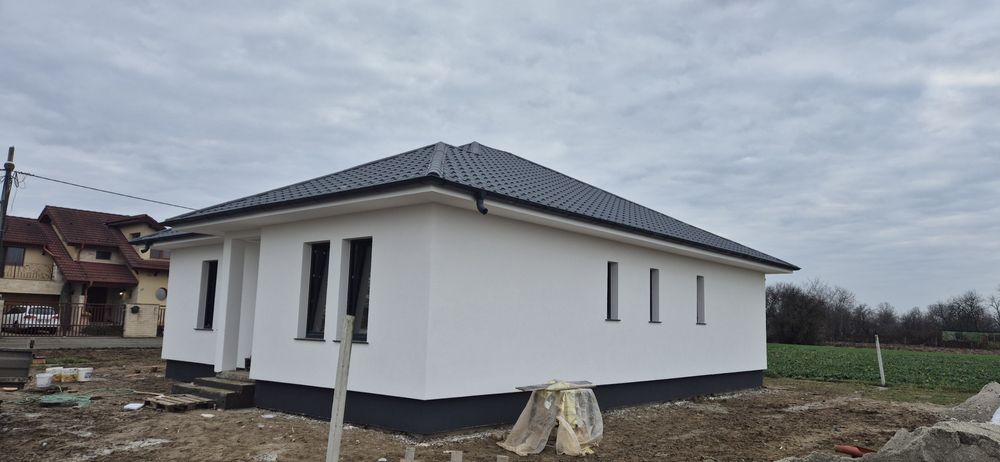 Vind casa noua in Satu Mare str Dara