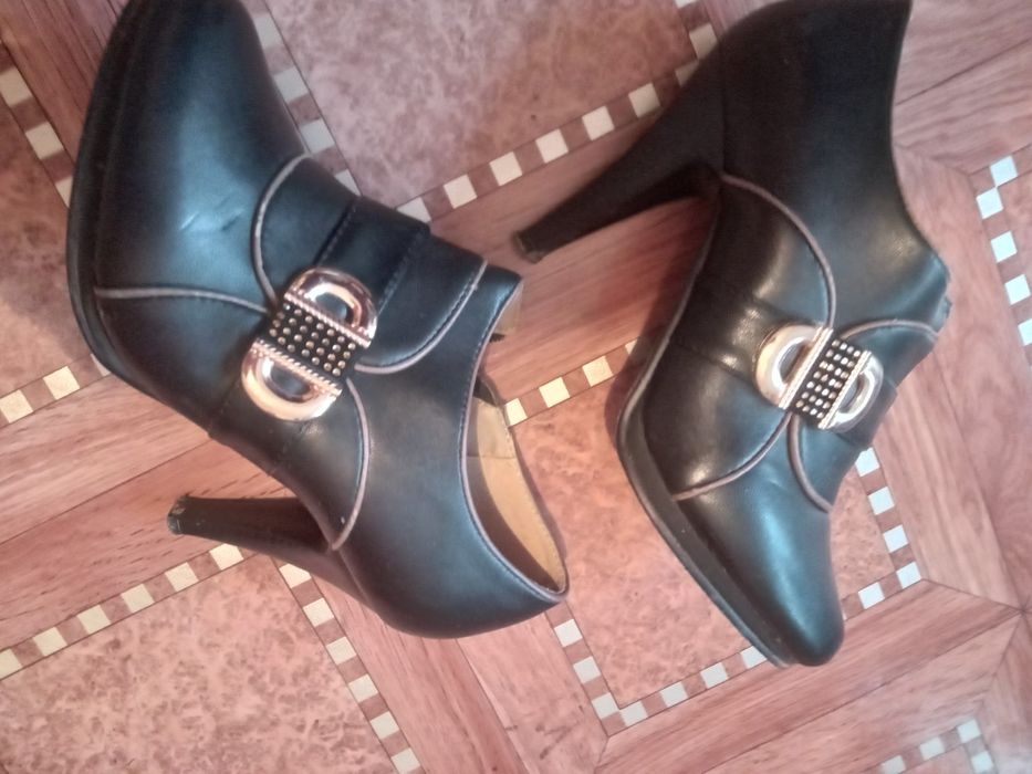 Черные туфли 36, 37 размер