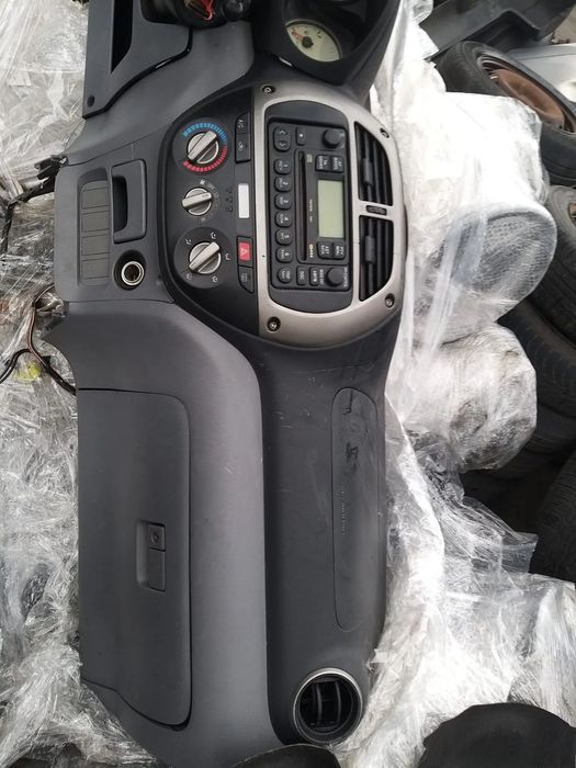 Plansa de Bord cu Airbag pentru Toyota Rav 4 2.0, an 2000-2005