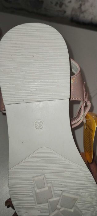 Нови детски сандали в  розово