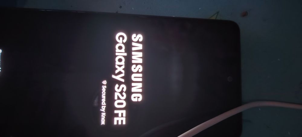Продается Samsung S20 Fe