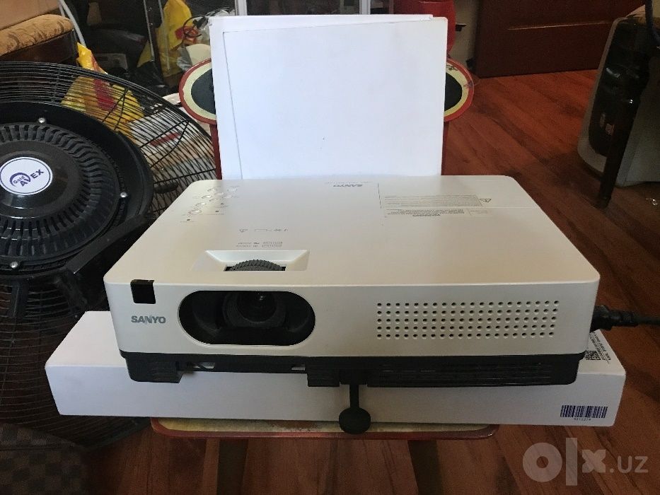 продается проектор Sanyo PLC-XW200