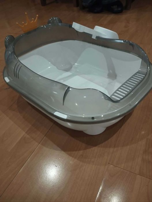 Продавам котешка тоалетна