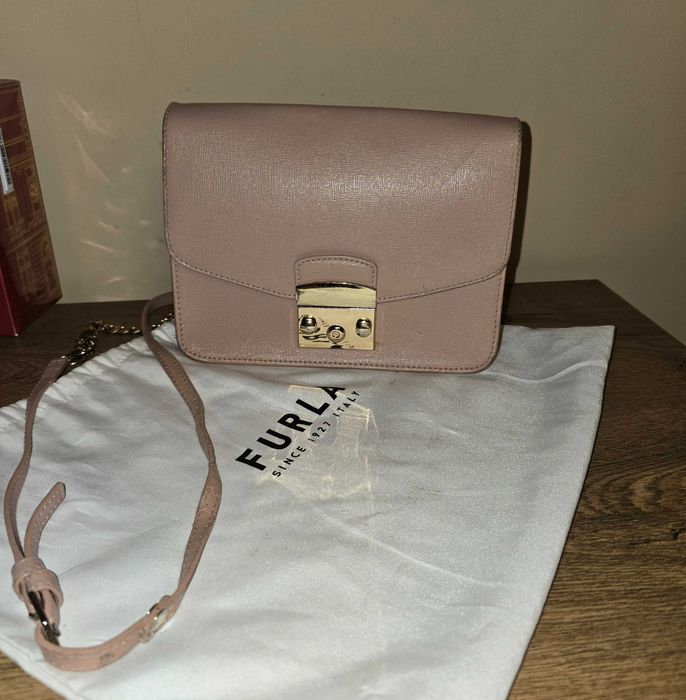 Furla Metropolis оригинална дамска чанта от естествена кожа