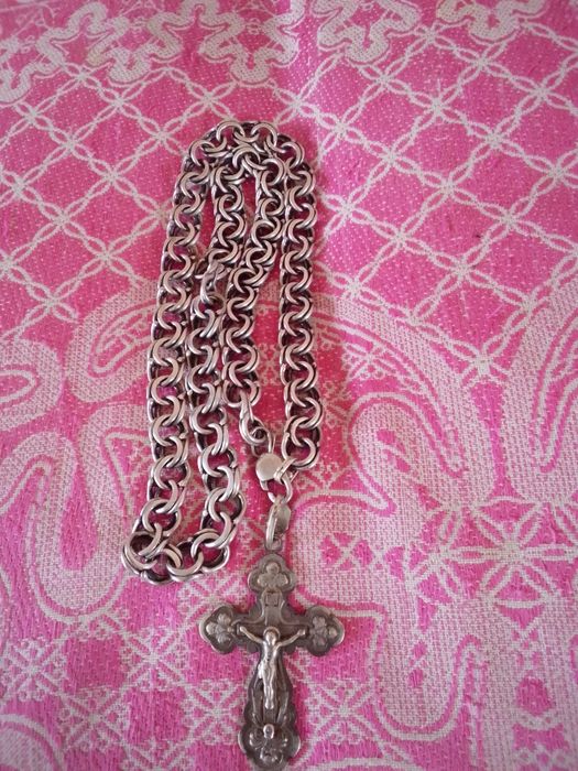 Продам цепочку серебреную