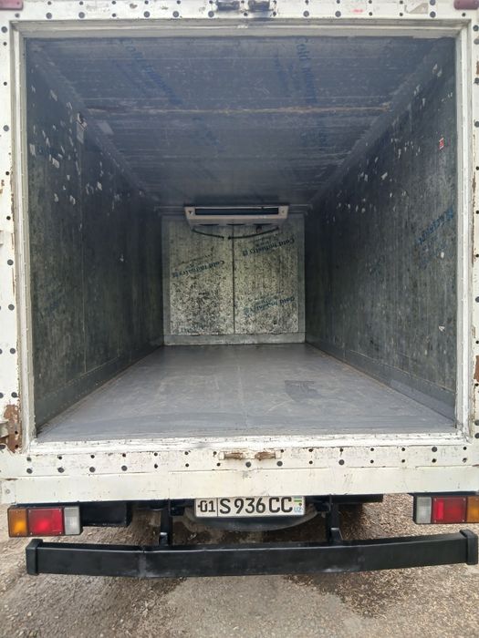 Isuzi npr  Рефрижератор