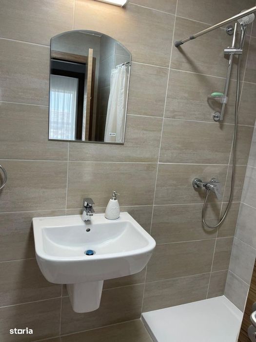 Apartament de închiriat.(Zona Costin Georgian)
