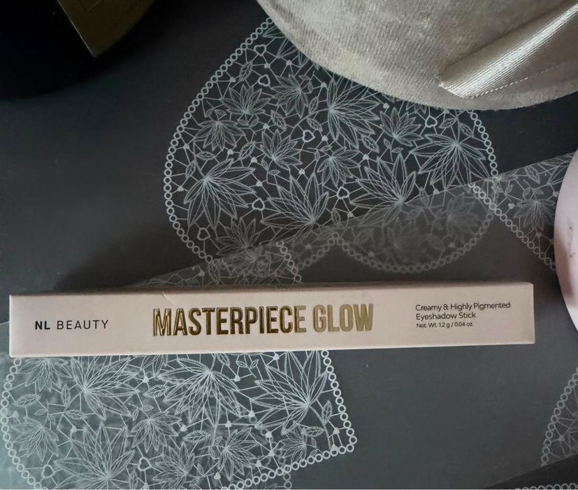 NL Beauty Masterpiece Glow Eyeshadow Stick - Heartbreaker | Нов, неотварян