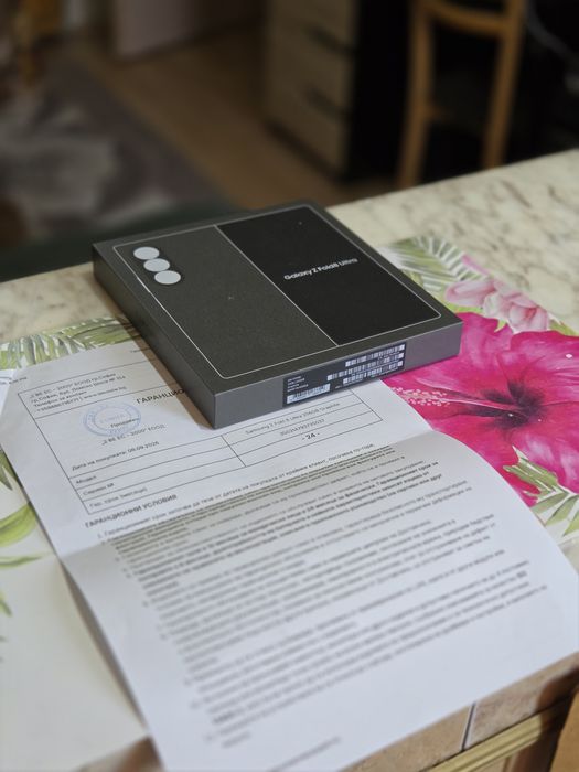 Нов ! Samsung Galaxy Z Fold 8 Ultra ,256Gb, 12GB RAM , 5G Запечатан! Нов!