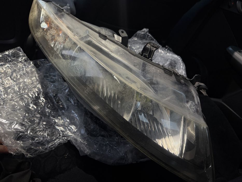 Десен фар за HONDA CIVIC VIII 2006-2011