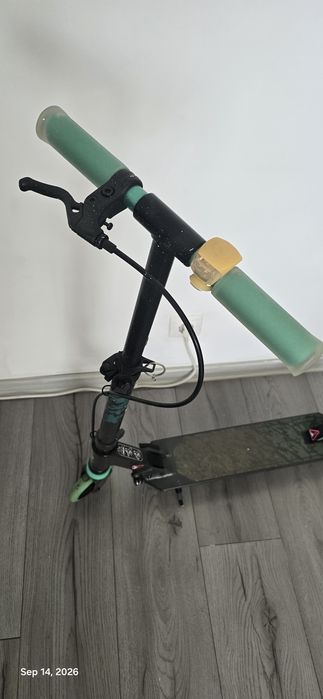 Vand trotineta copii Oxelo cu suspensie si frana