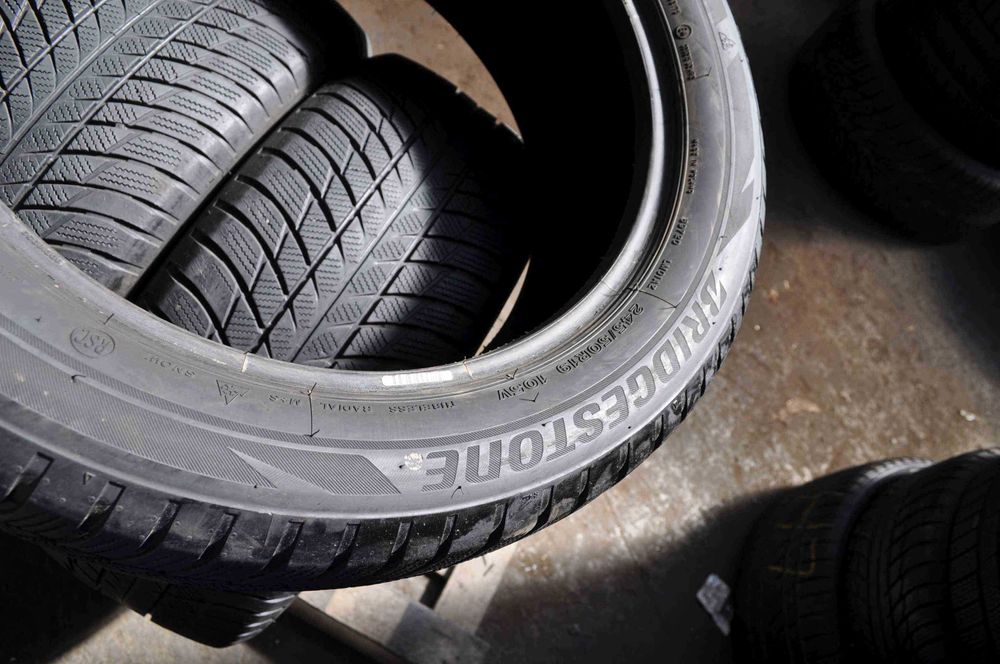 SET 4 Anvelope Iarna 245/50 R19 BRIDGESTONE Blizzak LM001  Runflat