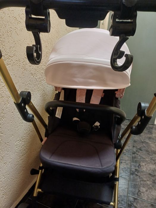 Продава се детска количка запазена