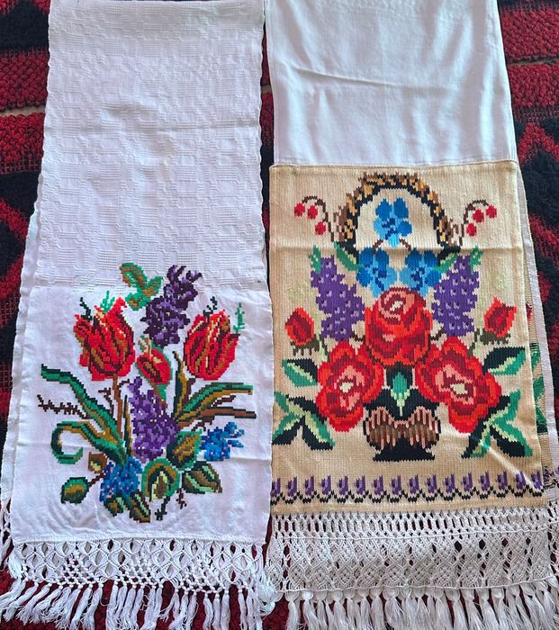 Prosop decorativ lucrat manual pe pânză 300 lei bucata